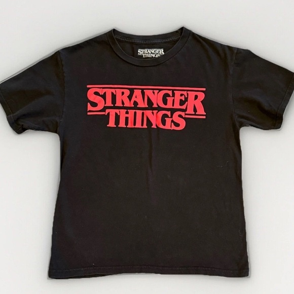 Stranger Things Simple Red Logo T-Shirt. Youth Kids large Black Red Netflix - Picture 1 of 3